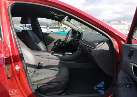 2021 Hyundai Sonata Sel Plus z USA, uszkodzony, nr VIN 5NPEJ4J28MH107459